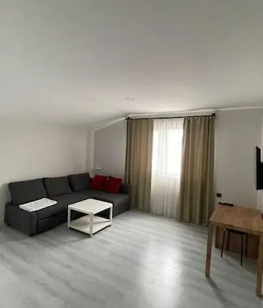 Lyra Homes Genis, Ferah, Denize Yakin Apartment *